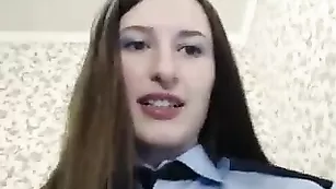 Полицейская стерва WildRose показывает сочную грудь