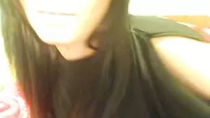 Смазливая крошка MissynaHott шикарно теребит пизду