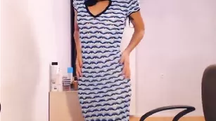 Телочка EVA2292 меряет красивые наряды