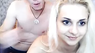 Голая блондинка ukol-strasti развлекается с парнем
