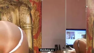 Замечательная детка Augusta показывает аппетитное тело