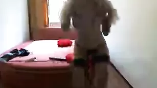 Цыпочка в униформе SexySweetMasha заставии кончить любого