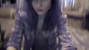 Красивая путана Madlena трахает бритую пизду