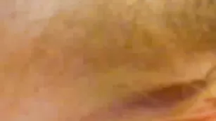 Шальная курва VIPLindyLinn ласкает вагинальное отверстие