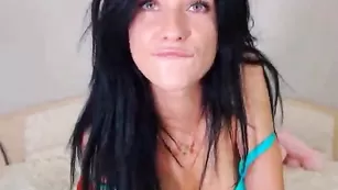 DiVVa страстно манит своими губками