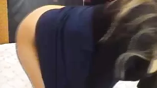 Красивая дама LilHoney1 феерично теребит