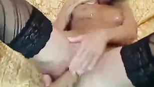 Изысканная стерлядь lnsomnia феерично балуется с секс игрушками