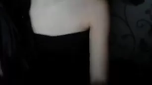 Похотливая телочка karishaaaa1 демонстрирует аппетитное тело