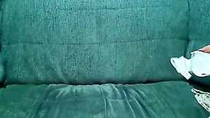 Грудастая пассия BellaBoobs танцует стриптиз