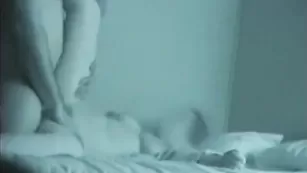 Молоденькая шлюшка с большой попой страстно трахается