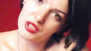 Замечательная сучка FineDome общается во фри чате