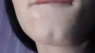 Шикарная курва MalenaXXX ласкает анал