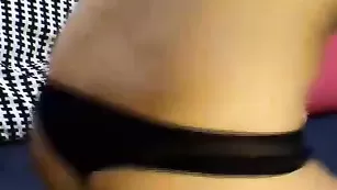 Изящная чертовка a1hotcaty мило себя утешает