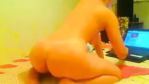 Блаженная шмара evamorris ласкает большие сиси