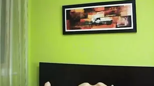 Знойные шлюшки Nadine и Kyra дрочат бритые дырочки