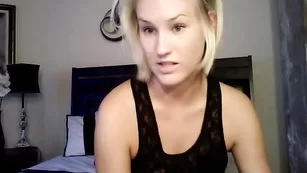 Пикантная самка Kai Willow страстно трахает пизду