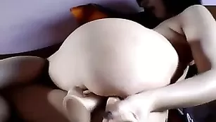 Ажурная кобыла arwyn ненасытно долбит обе дырки