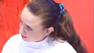 Смазливая цыпочка hotlittleangel теребит отверстия фаллосом
