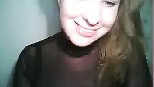 Строптивая блондиночка ellen ласкает большие сиськи