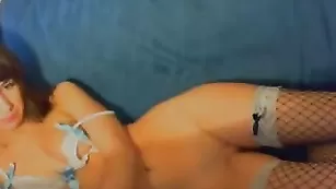 Зачетная россиянка natysik эротично лежит голенькая