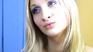 Изысканная путана blondegrace ласкает клитор