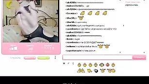 Крутая цыпочка Shechka ласкает анальное отверстие