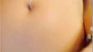 Пикантная кобыла natysik позирует в чулочках