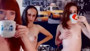 Импозантные чертовки HotGoddess шалят в позе 69