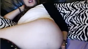 Престижная пассия chaturbate возбуждает накаченной попкой