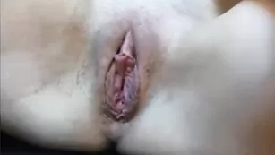 Похотливая стерва Margo55 нежно мастурбирует пизду