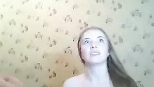 Сексуальная курва Cassiopeia нежно мастурбирует пизду