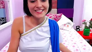 Шикарная телка NewbieCoed обожает теребит киску