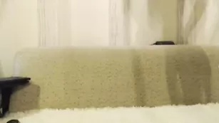 Аппетитная стерва briuneto4ka позирует в белых трусиках