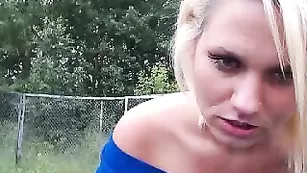 jesydiamond раздевается на улице