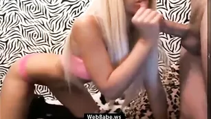 MartaStar трахают в ротик