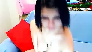 Шикарная пассия DarkLyrrrics трахает пизду фаллосом