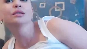 Татуированная пассия LyalyaXX теребит пилотку