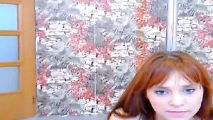 Молодая шкура MiraElita снимает трусики