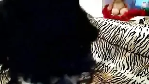 Темноволосая сука DarkLyrrrics изматывается мастурбацией