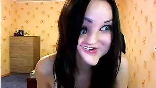 Шальная потаскушка kaprisya корчит рожицы во фри