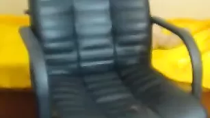 Шальная брюнеточка Ericca трахает бритую пизду