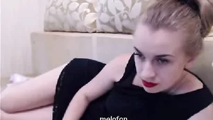 Порочная сучка mariya52 ласкает интимные прелести