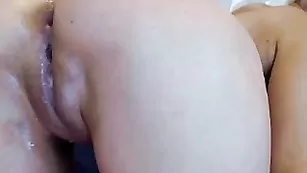 SexyBambina игрушкой в попу