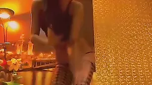 poshno1 милая шлюшка танцует