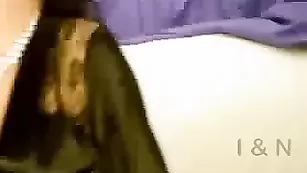 Развратная барышня Lexus460 демонстрирует пышные прелести