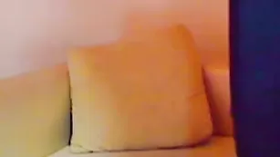 Зажигательная соска Alice Baylis ласкает бритые отверстия