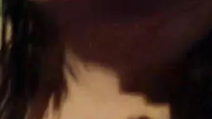 Похотливая детка natysik теребит бритые дырочки