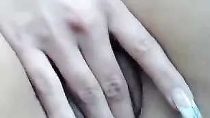 jesydiamond лижет свои соски