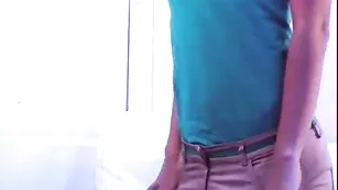 Восхитительная стерва Choco Diana показывает сиськи