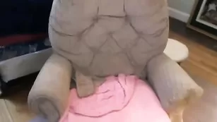 Захватывающая бабуля Funroom41 теребит волосатую вагину